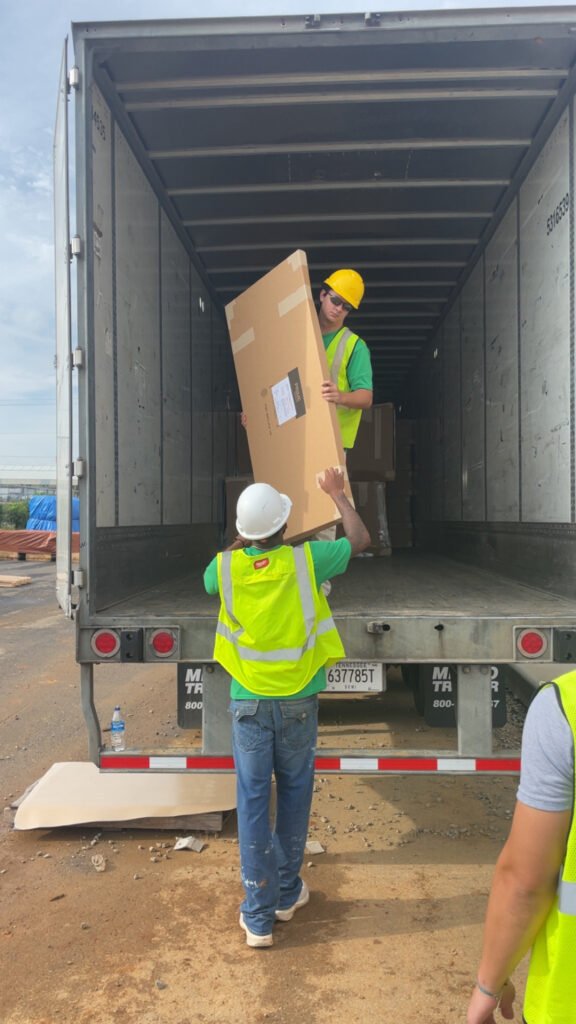 CjMKL1NuYXBjaGF0LzEzLjQ2LjEuMCAoaVBob25lMTMsMzsgaU9TIDE4LjU7IGd6aXApIAI=